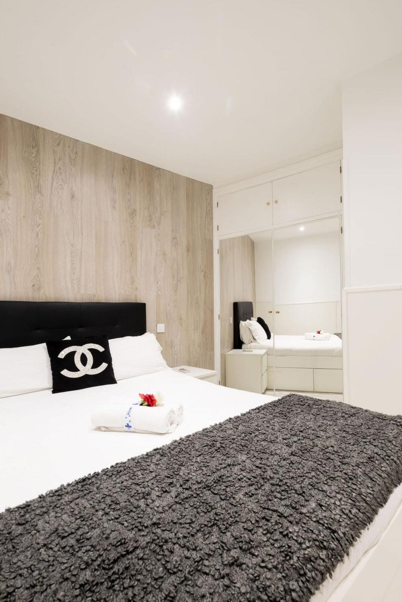 Apartamentos Day Madrid Tribunal Centro Gran Via Sol Exteriér fotografie