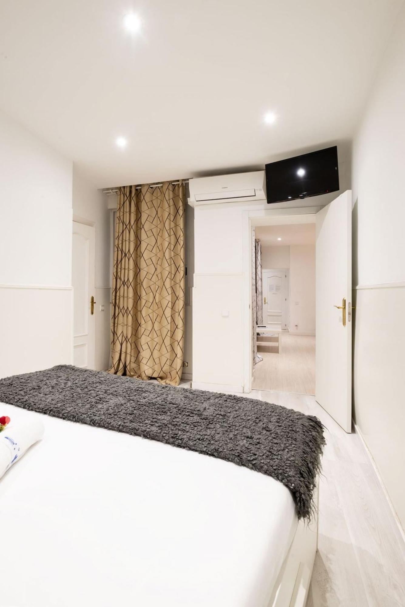 Apartamentos Day Madrid Tribunal Centro Gran Via Sol Exteriér fotografie